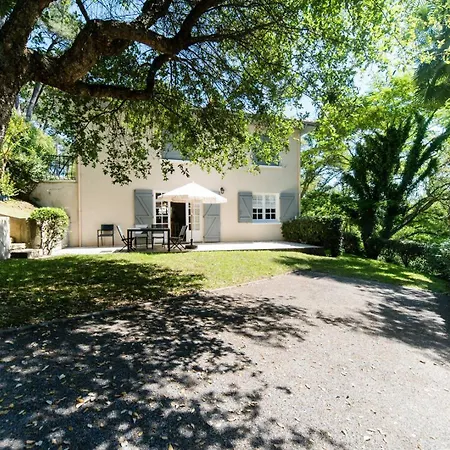 Lou Bousquet Rez De Jardin. Pour 5 Personnes Dans Apartment