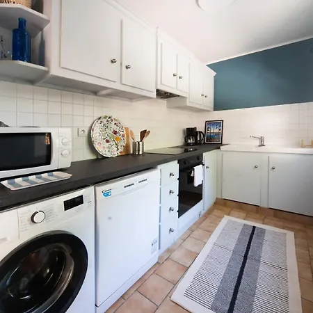 Apartment Lou Bousquet Rez De Jardin. Pour 5 Personnes Dans